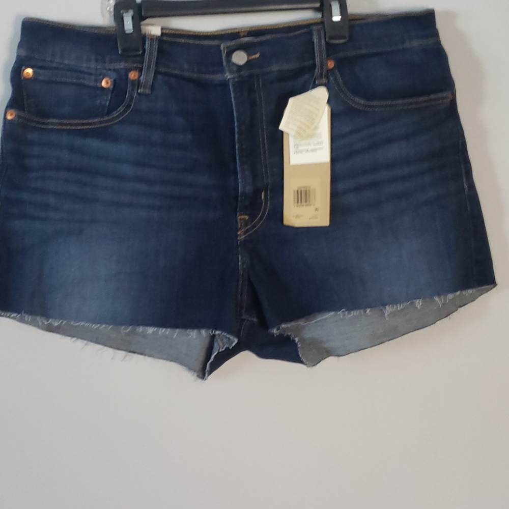 Size 18 W34 Levis High-Rise Shorts